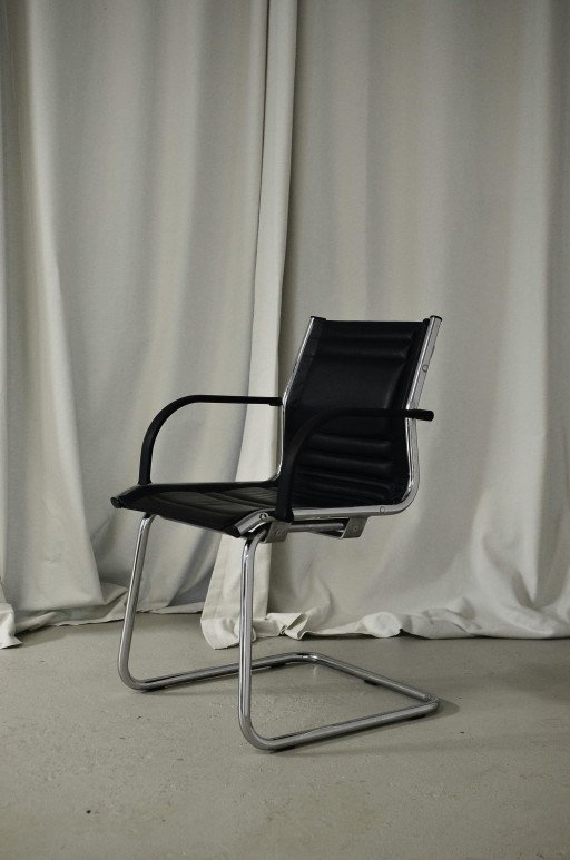 The Ultimate Guide to Choosing the Right XHMT Chair for Your Home or Office